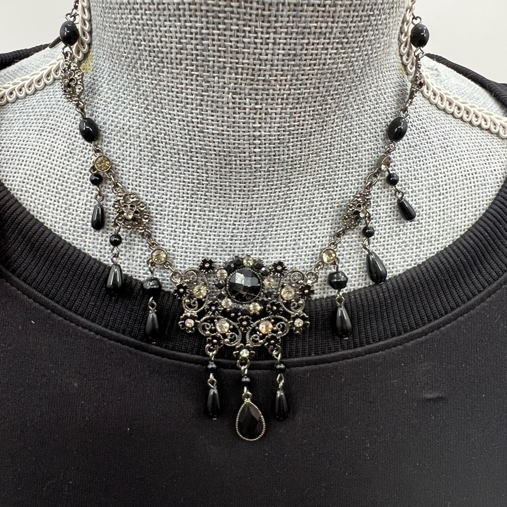 VCLM black bead and rhinestones necklace with matching earrings - Picture 2 of 11